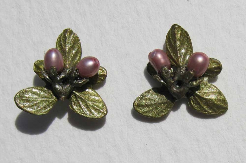 Thyme Post Earrings with Pearls